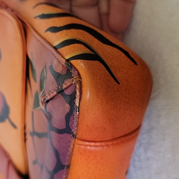 Anuschka hand painted leather medium flap messenger - Picture 11 of 16